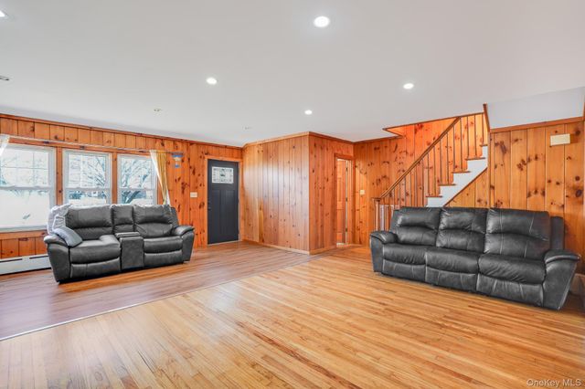 596-598 Freedom Plains Road, Poughkeepsie, NY 12603