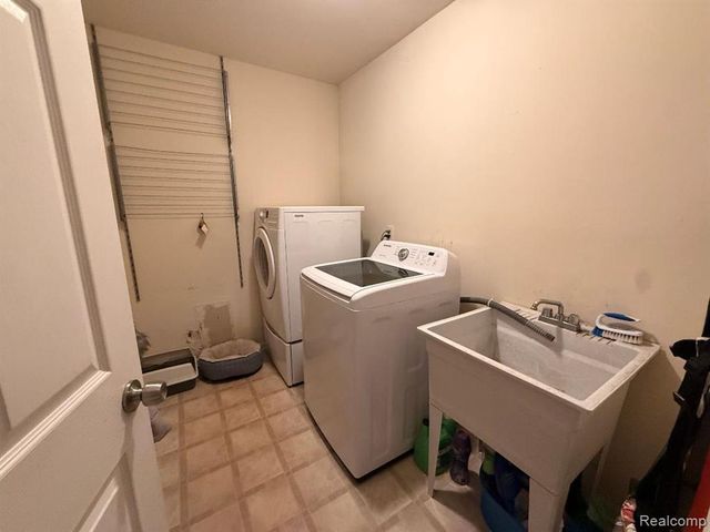 31167 Broderick Drive, New Baltimore, MI 48051