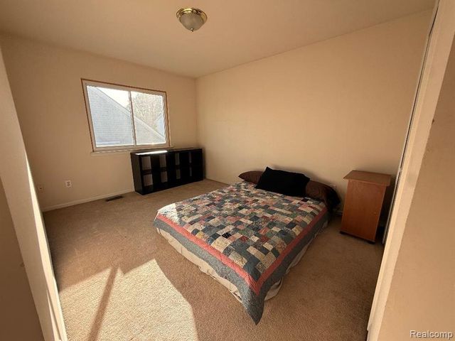 31167 Broderick Drive, New Baltimore, MI 48051
