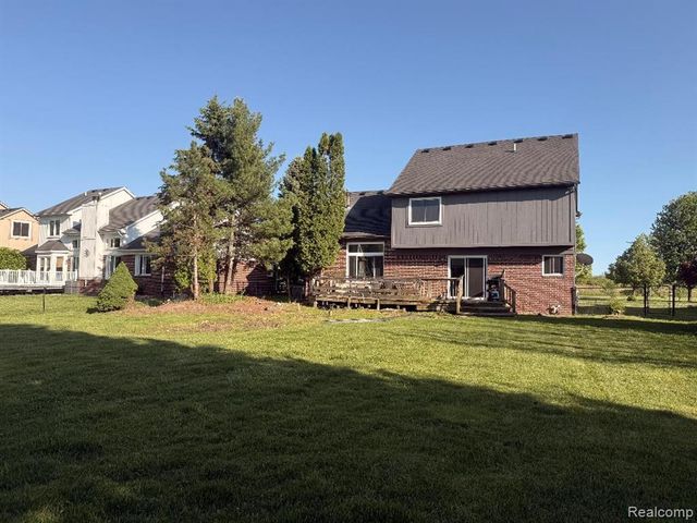 31167 Broderick Drive, New Baltimore, MI 48051