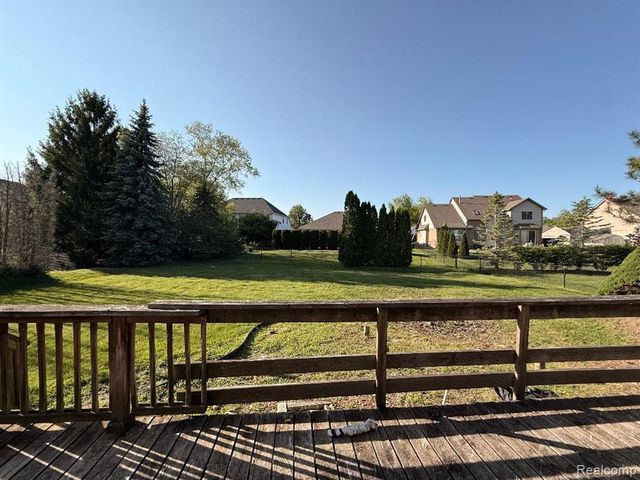 31167 Broderick Drive, New Baltimore, MI 48051