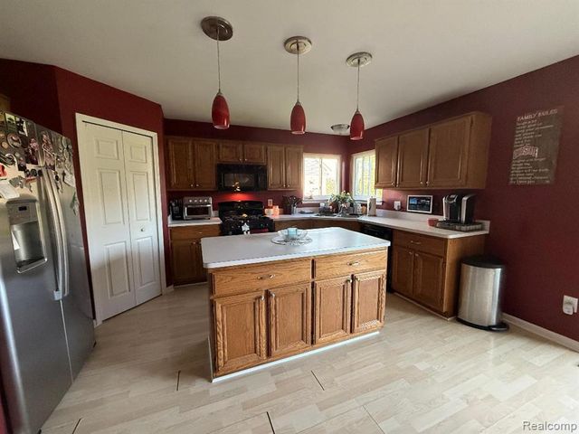 31167 Broderick Drive, New Baltimore, MI 48051