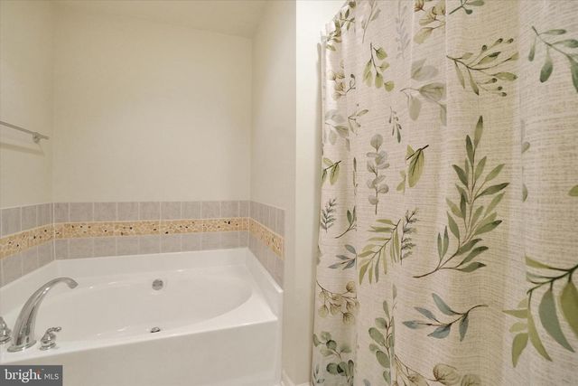 141 FOUNTAIN DR, York, PA 17402