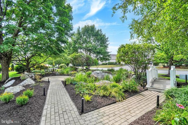 141 FOUNTAIN DR, York, PA 17402