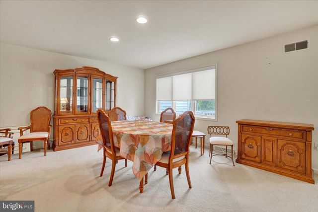 141 FOUNTAIN DR, York, PA 17402
