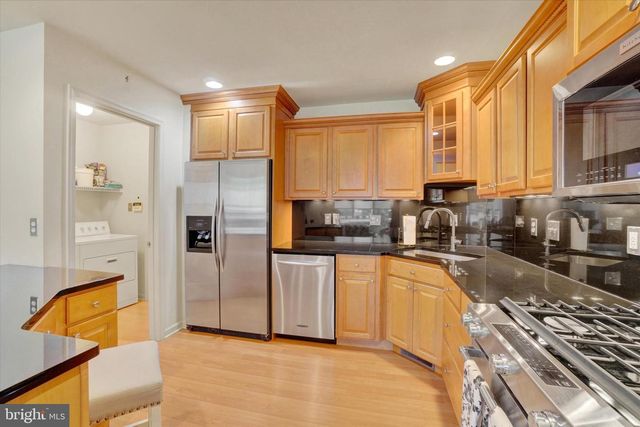 141 FOUNTAIN DR, York, PA 17402