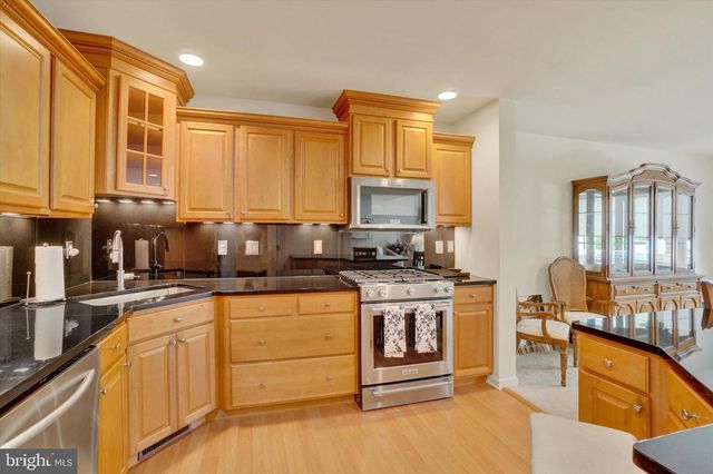 141 FOUNTAIN DR, York, PA 17402