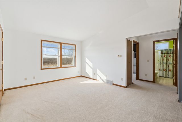 1046 150th Avenue, Knoxville, IA 50138