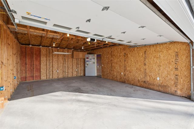 1046 150th Avenue, Knoxville, IA 50138