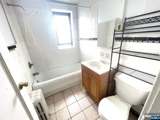 194 Davis Avenue, Kearny, NJ 07032