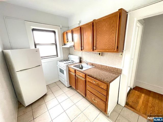 194 Davis Avenue, Kearny, NJ 07032