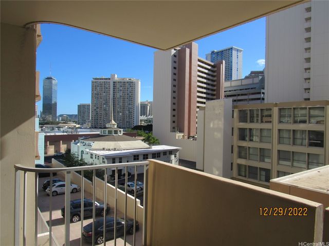 1561 Kanunu Street 508, Honolulu, HI 96814