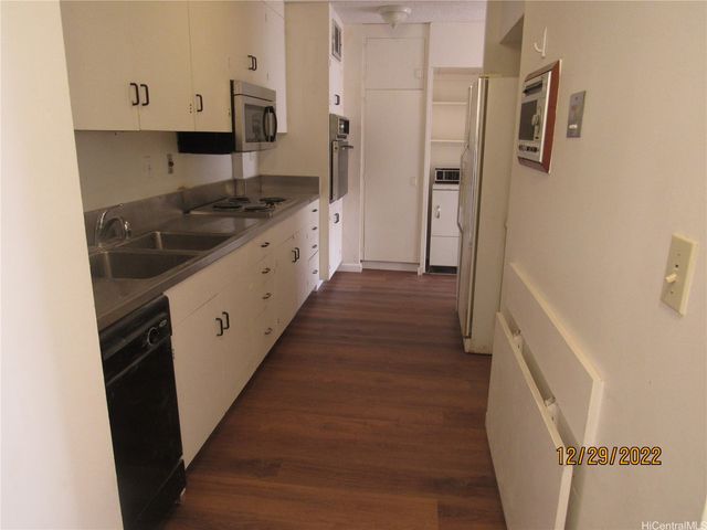 1561 Kanunu Street 508, Honolulu, HI 96814