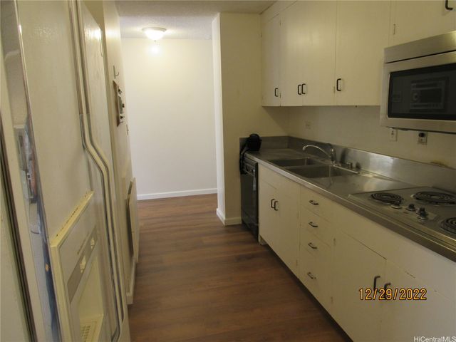 1561 Kanunu Street 508, Honolulu, HI 96814