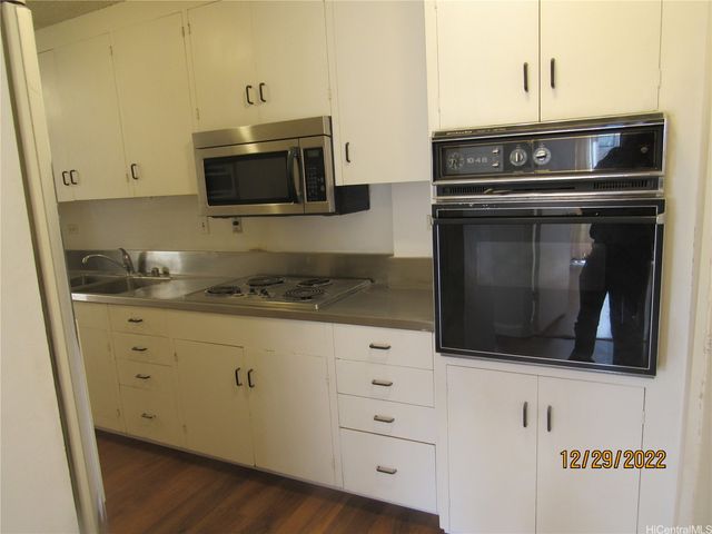 1561 Kanunu Street 508, Honolulu, HI 96814