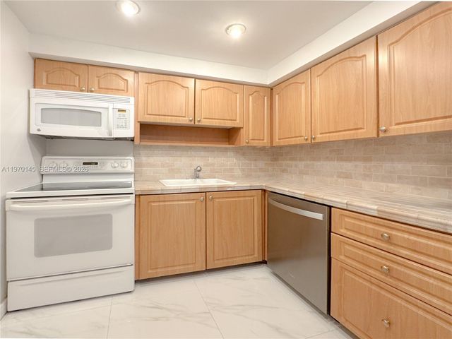 555 Crandon Blvd 82, Key Biscayne, FL 33149