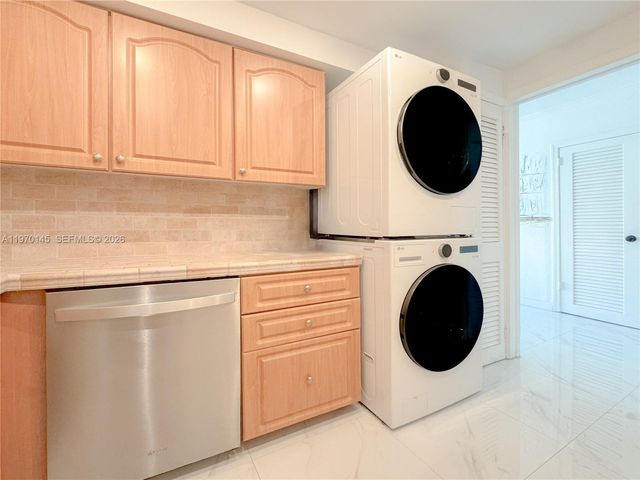 555 Crandon Blvd 82, Key Biscayne, FL 33149