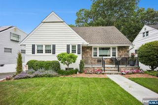 23 Andover Place, Bloomfield, NJ 07003