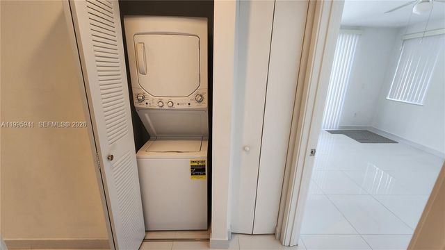 2651 NE 212th Ter 306, Miami, FL 33180