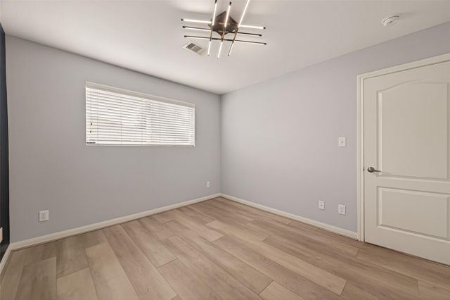 5333 Richmond Avenue 33, Houston, TX 77056