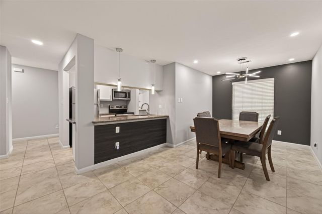 5333 Richmond Avenue 33, Houston, TX 77056