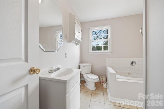 212 Newland Place NW, Lenoir, NC 28645