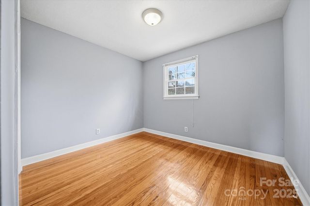 212 Newland Place NW, Lenoir, NC 28645