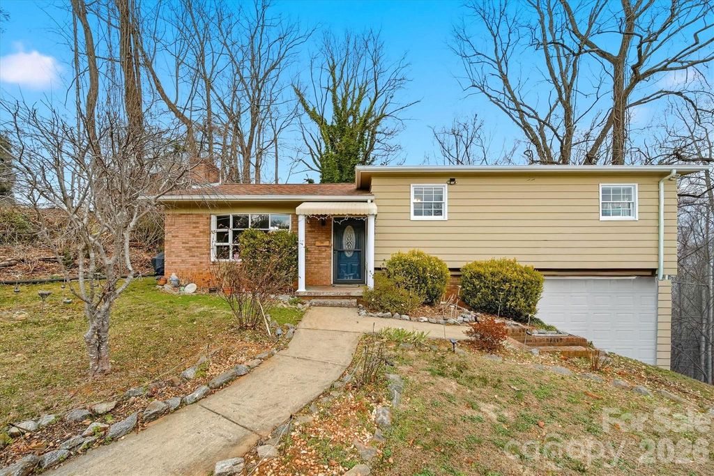 212 Newland Place NW, Lenoir, NC 28645