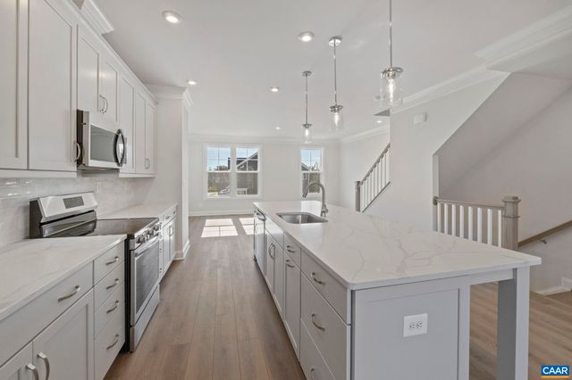 736 PARK RIDGE DR, Crozet, VA 22932