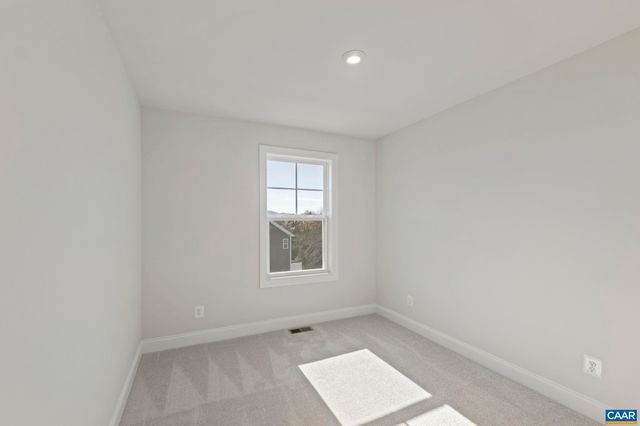 736 PARK RIDGE DR, Crozet, VA 22932