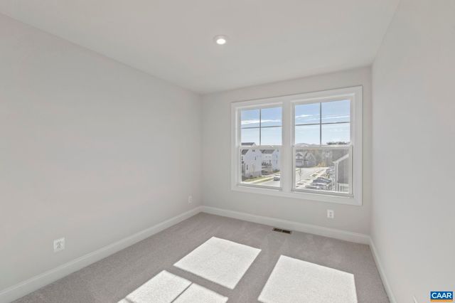 736 PARK RIDGE DR, Crozet, VA 22932