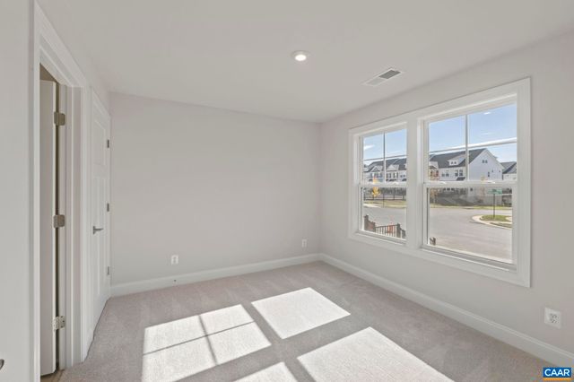 736 PARK RIDGE DR, Crozet, VA 22932