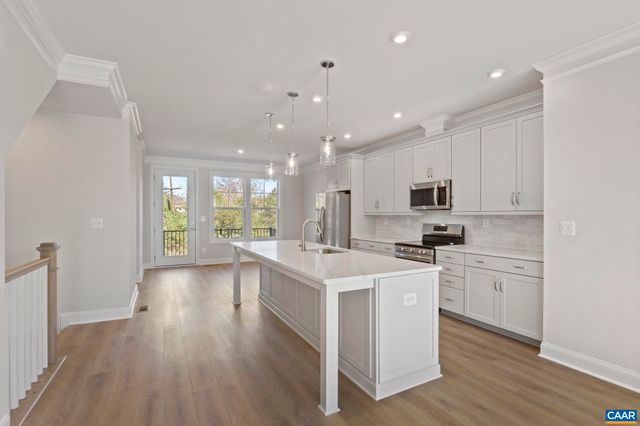 736 PARK RIDGE DR, Crozet, VA 22932