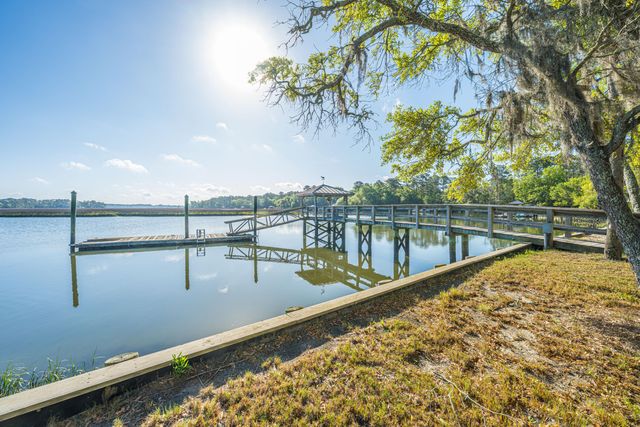 8654 Glascow Island Loop, Edisto Island, SC 29438