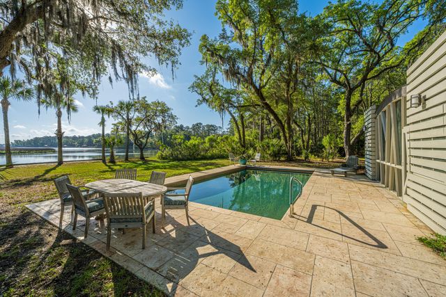8654 Glascow Island Loop, Edisto Island, SC 29438