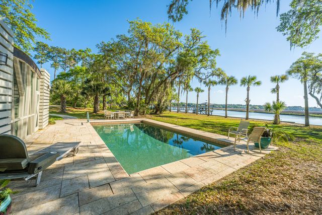 8654 Glascow Island Loop, Edisto Island, SC 29438