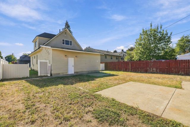 1118 W Jackson Ave, Spokane, WA 99205