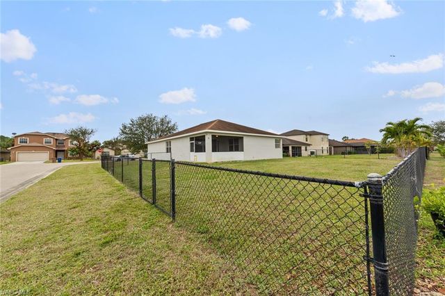 300 Shadow Lakes DR, Lehigh Acres, FL 33974