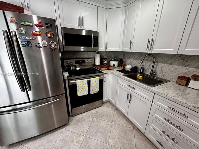 19302 NW 47th Place 19302, Miami Gardens, FL 33055