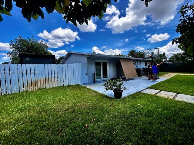 19302 NW 47th Place 19302, Miami Gardens, FL 33055