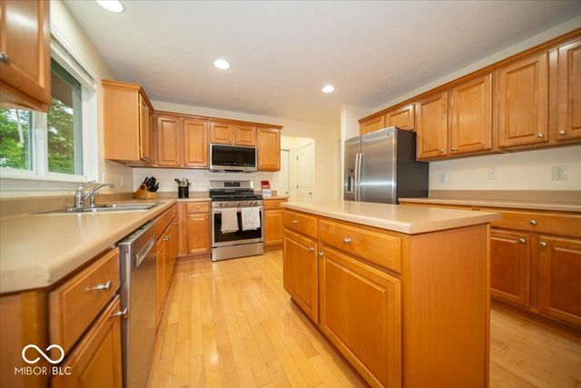 11979 Sellerton Drive, Fishers, IN 46037