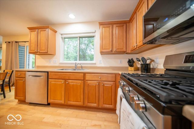 11979 Sellerton Drive, Fishers, IN 46037