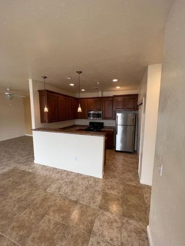 321 Jefferson Street SE 2-A, Albuquerque, NM 87108