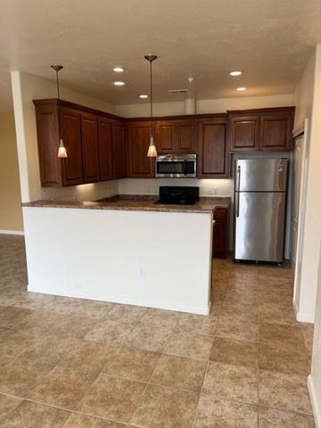 321 Jefferson Street SE 2-A, Albuquerque, NM 87108