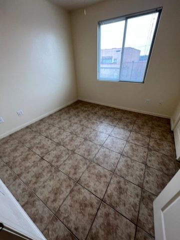 321 Jefferson Street SE 2-A, Albuquerque, NM 87108
