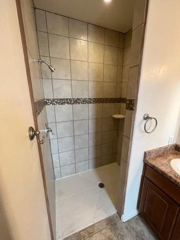 321 Jefferson Street SE 2-A, Albuquerque, NM 87108