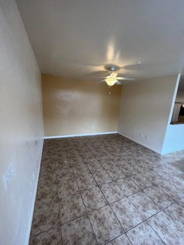 321 Jefferson Street SE 2-A, Albuquerque, NM 87108