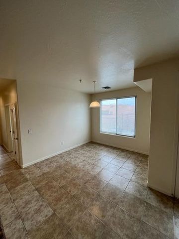 321 Jefferson Street SE 2-A, Albuquerque, NM 87108