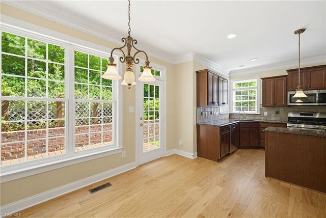 1391 Somerset Cove Drive, Winston-salem, NC 27103