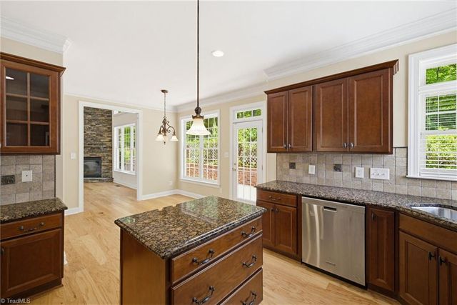 1391 Somerset Cove Drive, Winston-salem, NC 27103